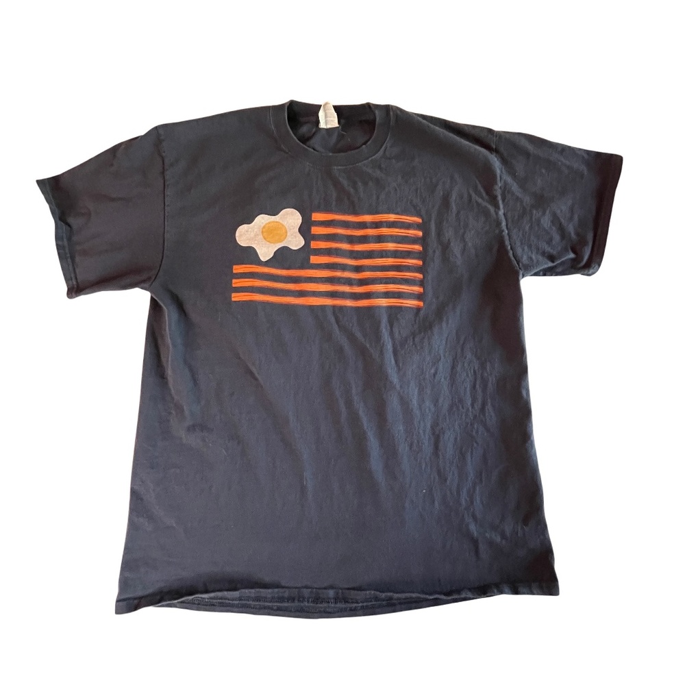 Men’s Vintage Logo Tee Bacon & Eggs American Flag Funny T-Shirt Breakfast